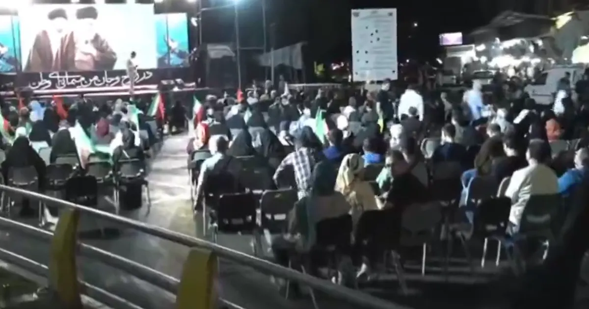 تجمعات شعبية في إيران تزامناً مع حراك دبلوماسي بشأن التفاهمات مع واشنطن