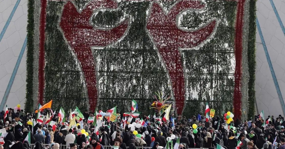 إيران تحيي الذكرى الرابعة والأربعين لانتصار الثورة بمسيرات شعبية واسعة