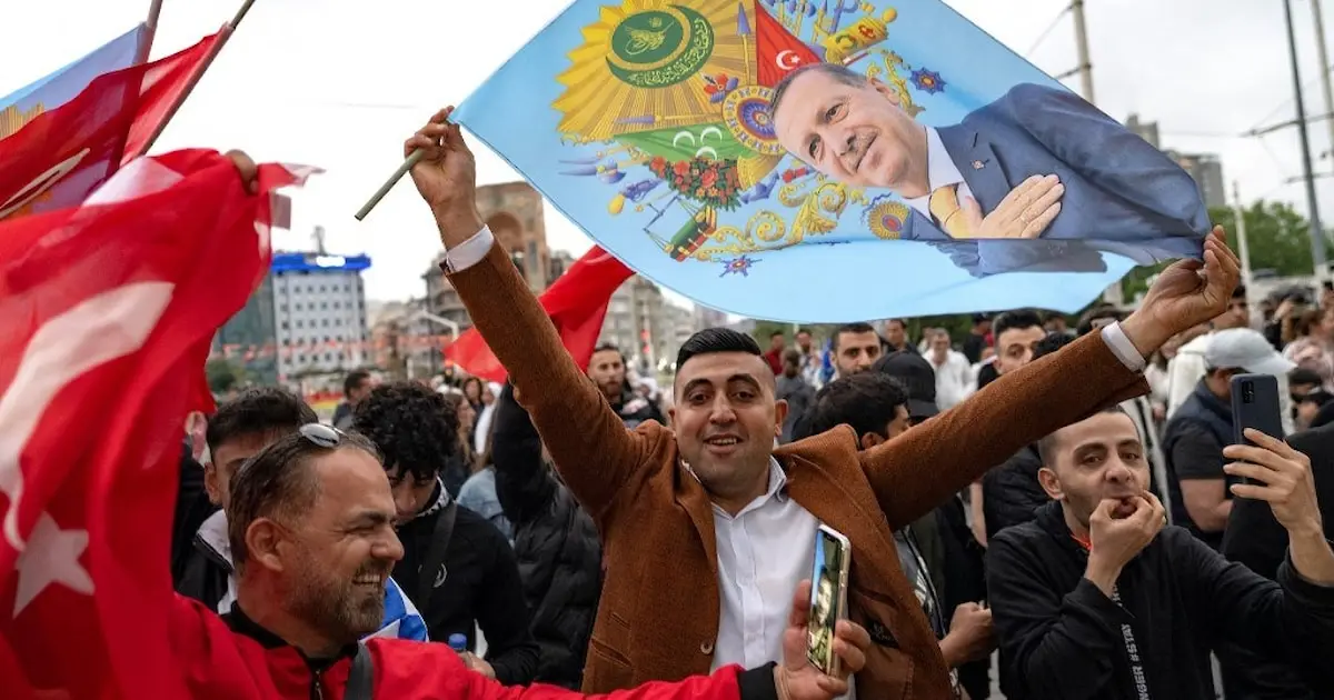 إردوغان يفوز بولاية رئاسية جديدة وسط احتفالات شعبية في تركيا