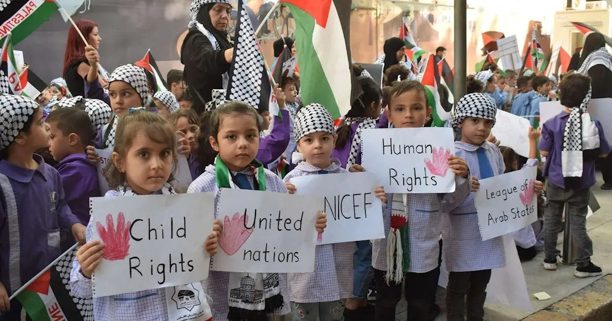 اعتصام لأطفال فلسطينيين في بيروت تضامناً مع غزة