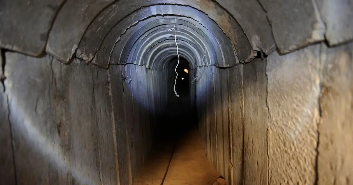 شهادات فلسطينية تكشف استخدام مدنيين دروعاً بشرية داخل أنفاق غزة
