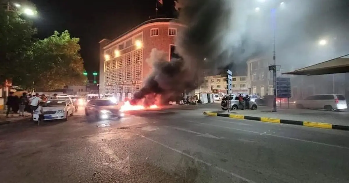 احتجاجات شعبية في عدن تنديداً بتدهور قطاع الكهرباء