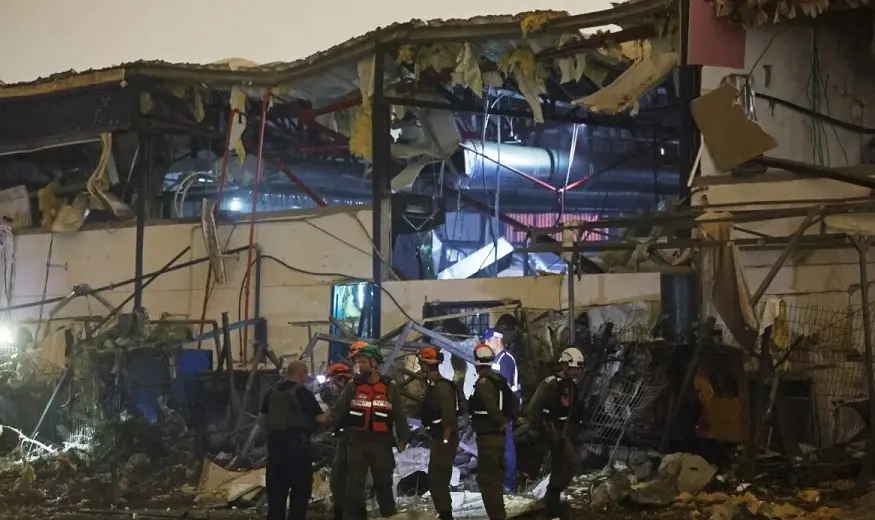 هجوم صاروخي إيراني واسع يطال منشآت عسكرية ومواقع حيوية في عمق الكيان