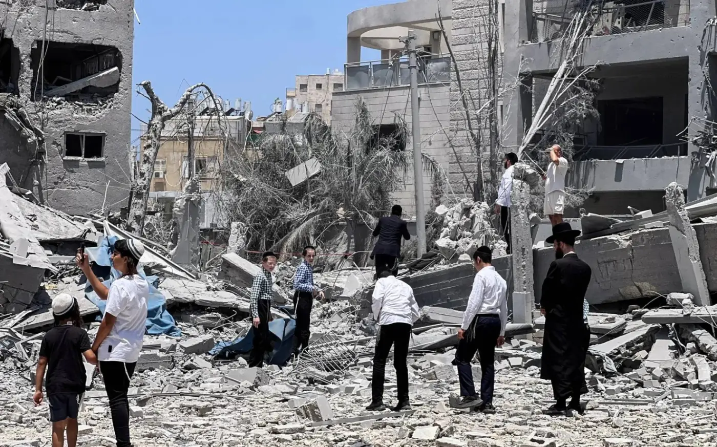 شلل في العمق الإسرائيلي: إصابات مباشرة في غوش دان واستنفار طبي شامل
