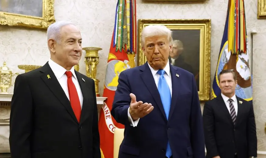 حالة من القلق في تل أبيب إثر إزاحة مسؤولين موالين لإسرائيل من البيت الأبيض