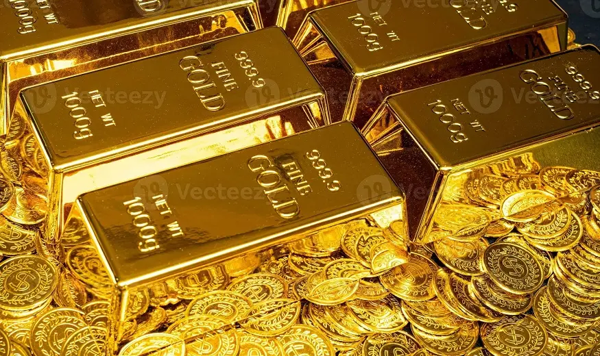 الذهب يواصل نزيف الخسائر للأسبوع الرابع وسط صعود الدولار