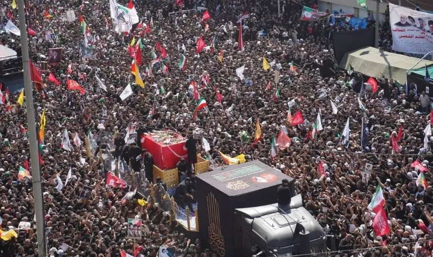 النجف الأشرف تشهد حشوداً مليونية في مراسم تشييع الشهيد السيد علي الخامنئي