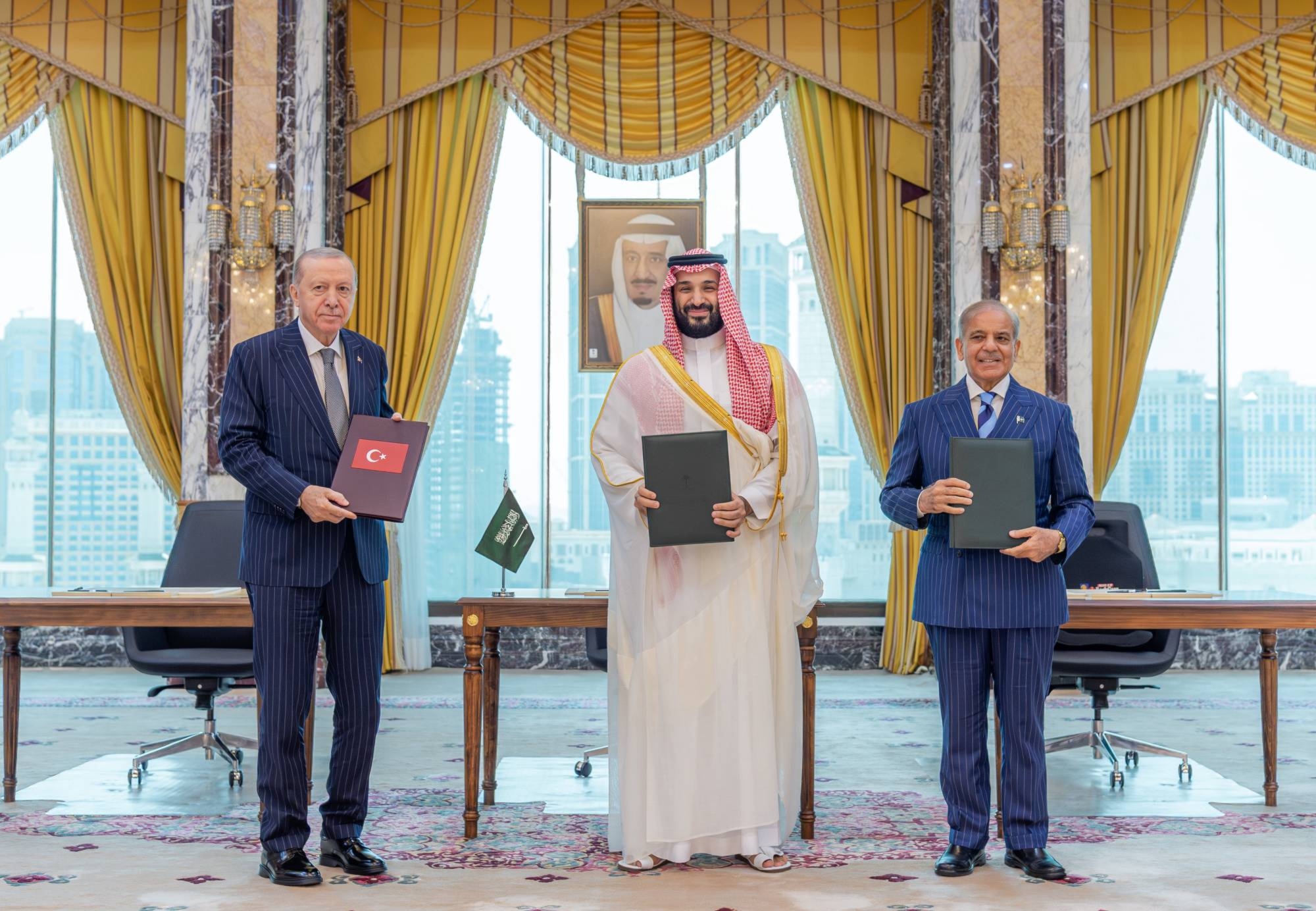 اجتماع عاجل لرؤساء أركان السعودية وتركيا وباكستان لتفعيل اتفاقية مكة