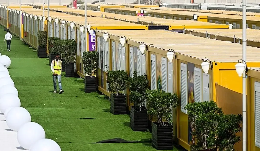 قطر تبدأ إرسال منازل المونديال المتنقلة لإيواء منكوبي الزلزال