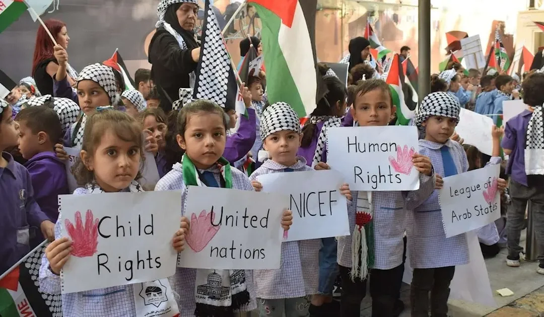 اعتصام لأطفال فلسطينيين في بيروت تضامناً مع غزة