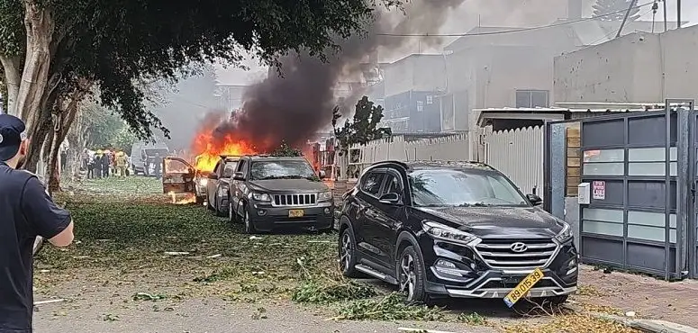 حزام ناري يطوق تل أبيب: استنزاف صاروخي غير مسبوق يربك دفاعات الاحتلال
