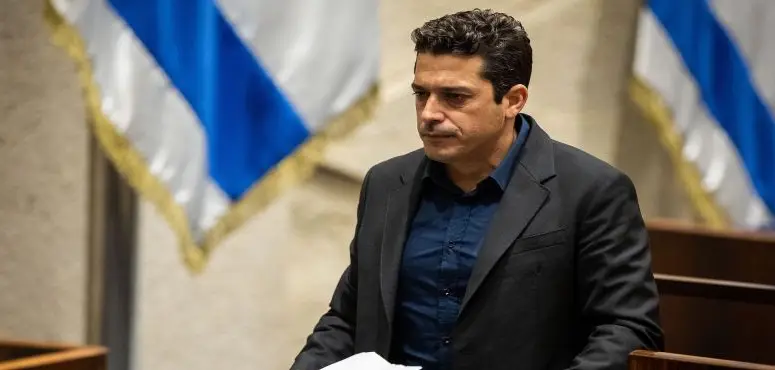 ملاحقة قضائية تدفع وزيراً في حكومة الاحتلال لإلغاء زيارته إلى بروكسل