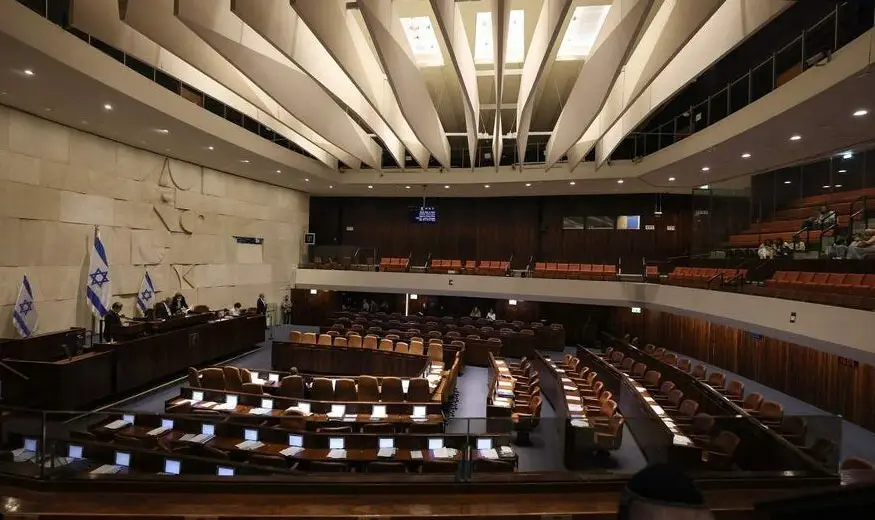 أزمة قانون التجنيد تدفع بكيان العدو نحو انتخابات مبكرة أزمة قانون التجنيد تدفع بكيان العدو نحو انتخابات مبكرة