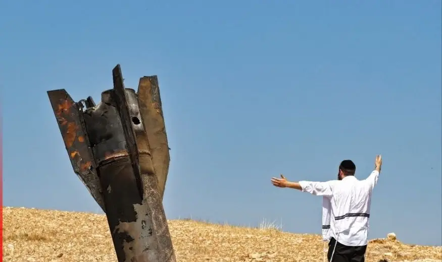 حقيقة حطام الصواريخ: كيف تُوظف الهياكل الساقطة في الحرب النفسية؟