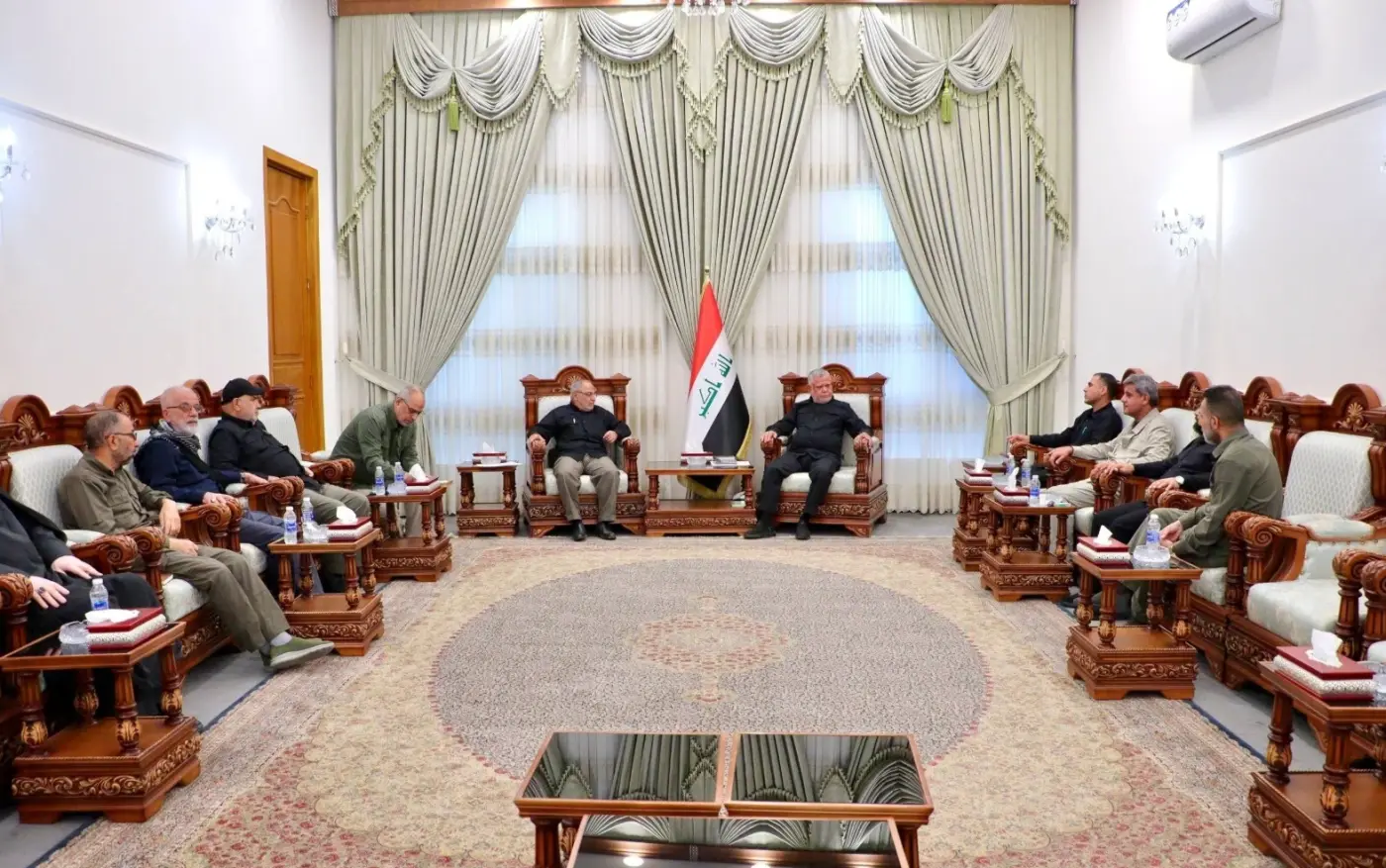 العامري يبحث مع قيادات الحشد الشعبي آليات تطوير الأداء الميداني العامري يبحث مع قيادات الحشد الشعبي آليات تطوير الأداء الميداني