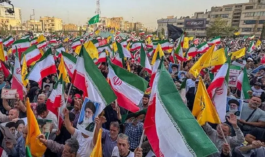 صحف بريطانية: واشنطن وتل أبيب فشلتا في استراتيجية احتواء إيران صحف بريطانية: واشنطن وتل أبيب فشلتا في استراتيجية احتواء إيران